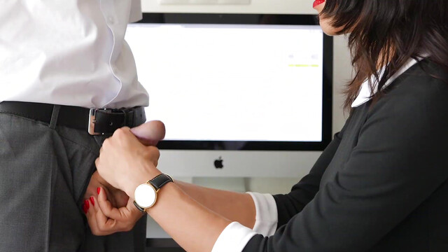 Amateur Handjob By Secretary For Office Boss Huge Cumshot In Mouth With Red Lips