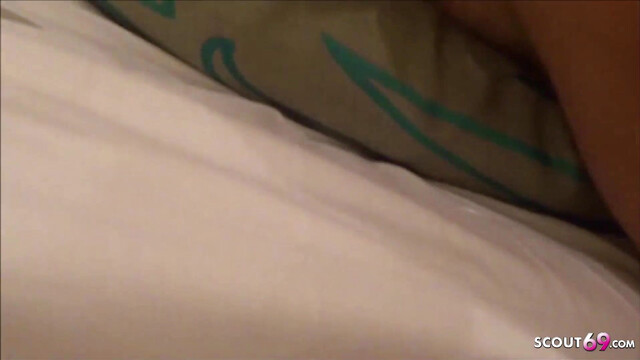 Privat No Condom Creampie Gangbang with German Teen Elise 2