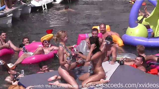 the most insane thing i've ever seen in real life random guys taking turns