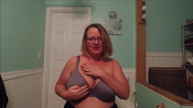 Scarlett Synn fucks herself silly for a young guy just starting out in life.