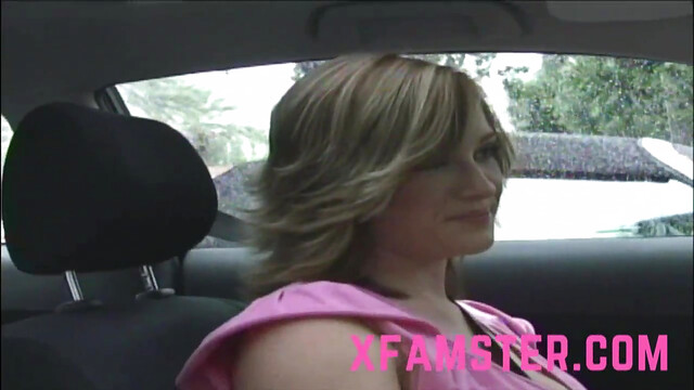 amateur slut gets a long dick fucking her pussy so hard and deep