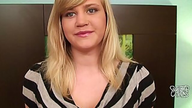 Young Blonde Has Her Cunt Creampied