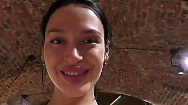 Angelina Jolie's sister is my neighbor ! Hard fuck her every day