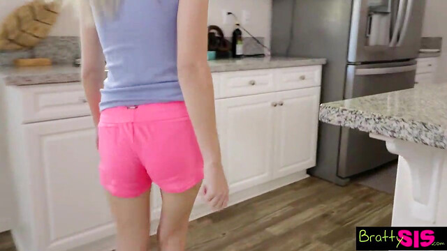 Bratty Sis- Step Sister CreamPie When Brother's In Charge S9:E9