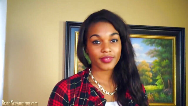 Amateur girl Skylar at porn audition squirting