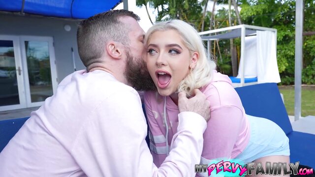 Playing Sex Games With My Stepsister's Pussy on Spring Break - Gia Oh My -