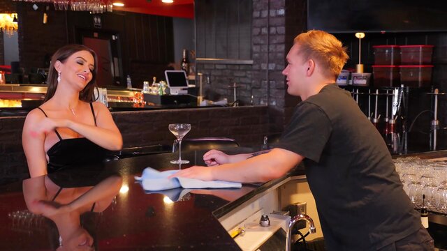 Barternder Finds Out MILF Pussy Is The Best Cum Rag