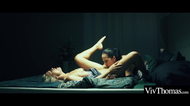 Mature Babes Greedily Devouring Wet Cunts With Horny Tongues And Fingers