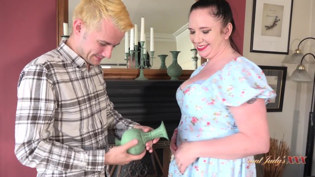 Curvy Aunt Judy Seducing the Antique Dealer for Steamy Sex Action
