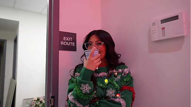 My coworker sucking my dick at the office Christmas party hookup