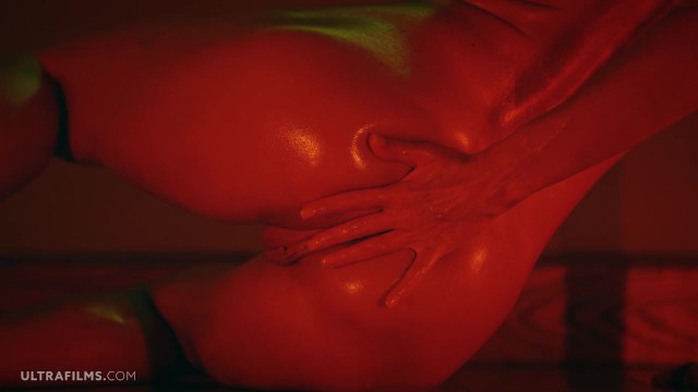 Beautiful MILF Sybil playing with her pussy in this artistic solo video