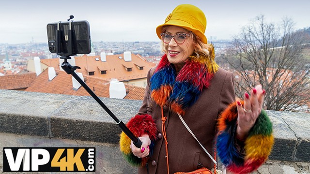 Late night fuck session helping my girlfriend fall asleep finally