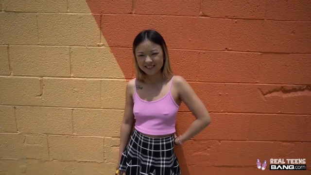 Real Hot Asian Gets Fucked Hard During Her First Porn Casting