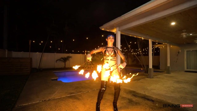 PAWG Jewelz Blu twerking her juicy ass on massive black cock by the fireplace