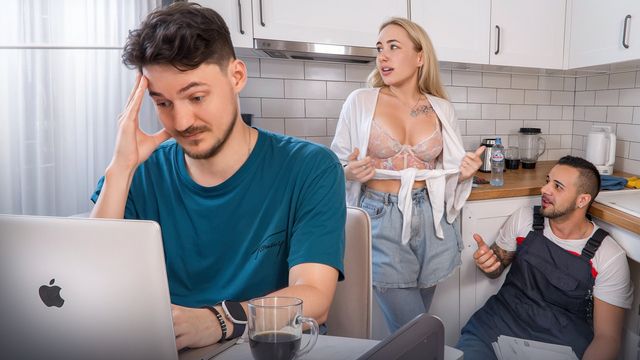 Bored housewife calling plumber to drill her pussy since hubby's useless