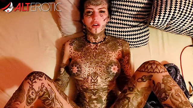 Inked beauty Amber Luke craves and swallows every inch of big cock