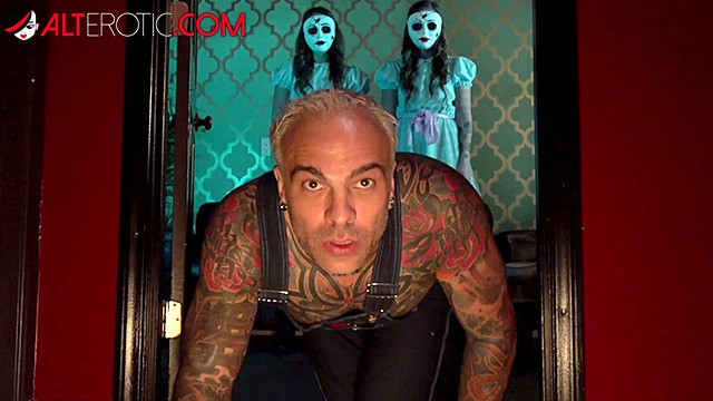 Horny Hunters Share Tight Amateur Slut In Wild Ghost Hunt Threesome Fuck